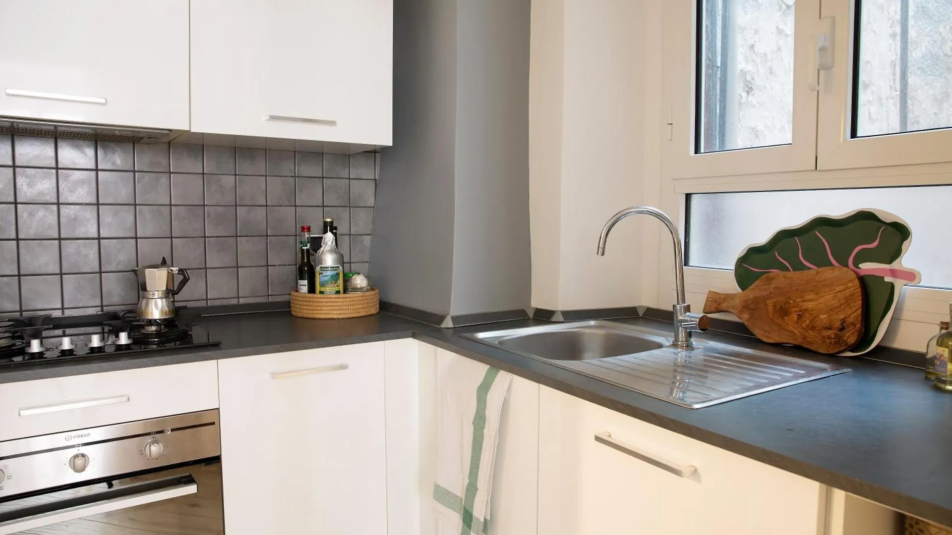 Vegetti 19 - Appartamento Nel Cuore Del Centro Storico Genoa Apartment